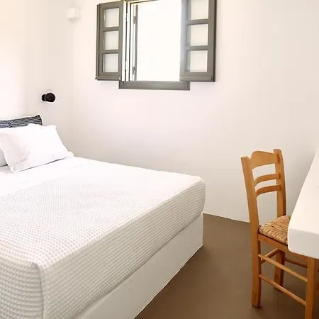 Hotel Platinum Paros - Azure - 5 Bedrooms - Sea Views & Private Pool - Naoussa Kolympithres